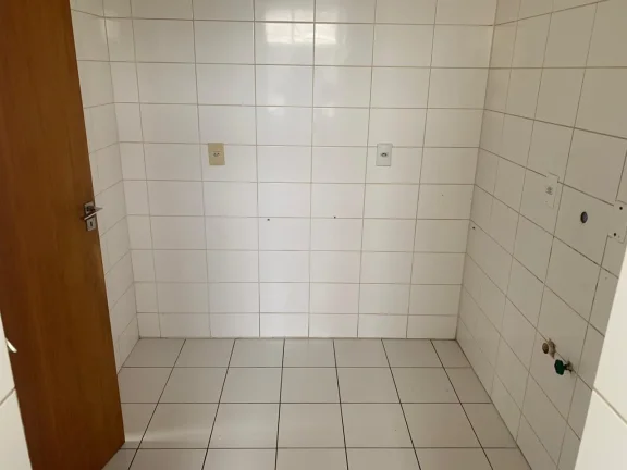 Imagem Apartamento para Venda em São José dos Pinhais, Iná, 3 dormitórios, 1 banheiro, 1 vaga