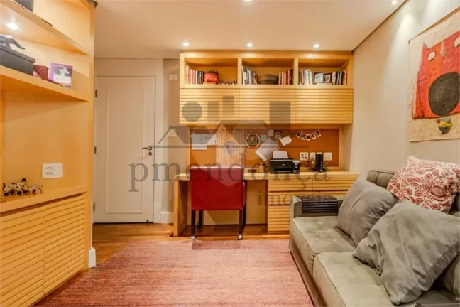 Imagem Apartamento em rua tranquila da Vila Madalena com 4 suítes e 5 vagas, 210m²