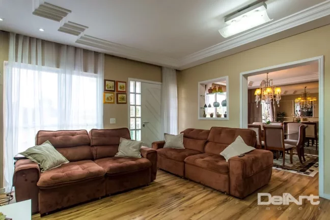 Imagem Casa Residêncial em estilo Neoclássico - Bairro Rebouças - 432,00m2 - R$ 1.800.000,00