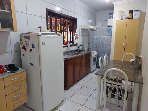 Imagem Casa com 2 dormitórios e terreno com 360m² em Pirabeiraba, Joinville/SC