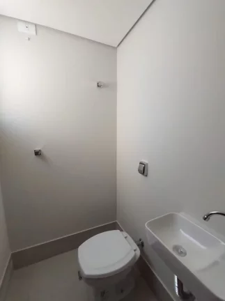 Imagem Lindo apartamento com 3 dormitórios com armários e suíte com closet. Sala ampla com dois ambiente...