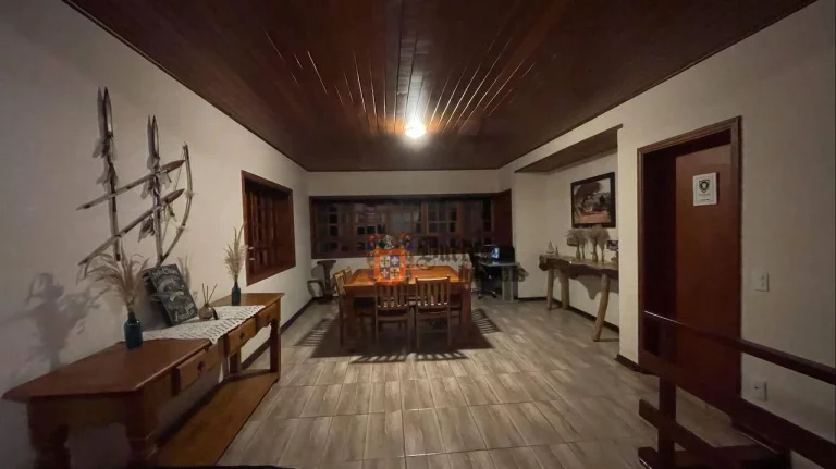 Imagem Chácara com 4 dormitórios à venda, 4000 m² por R$ 2.000.000 - Monte Verde - Camanducaia/MG