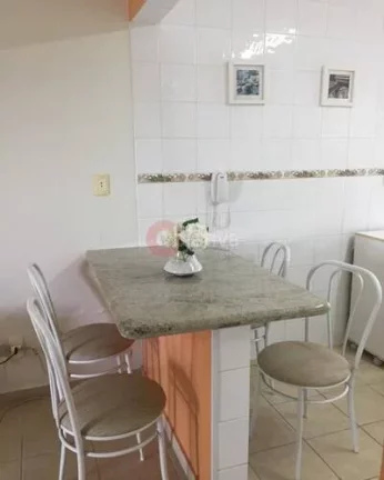 Imagem Casa em cond. com mobília de 2 quartos com 2 suítes na Ogiva em Cabo Frio