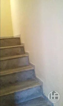 Imagem Casa com 2 pavimentos à venda, 5 quartos (1 suíte) no bairro da tamarineira, Recife-PE.
