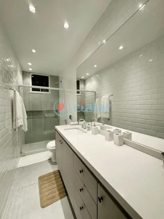Imagem Apartamento com 2 Quartos à Venda, 70 m² em Leblon - Rio De Janeiro Imagem Apartamento com 2 Quartos à Venda, 70 m² em Leblon - Rio De Janeiro