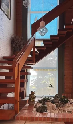 Imagem Casa alto padrão pé na areia com 3 suítes e 2 vagas de garagem no centro de Balneário Piçarras