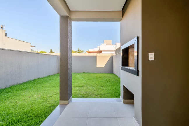 Imagem Sobrado de 3 quartos sendo 1 suíte com acabamento de alto padrão e localização Excelente