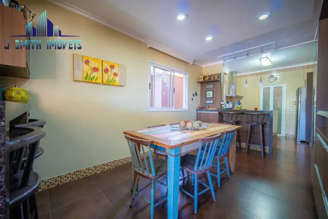 Imagem Casa com 4 dormitórios, sendo 4 suítes para venda - Granja Viana (no miolo)