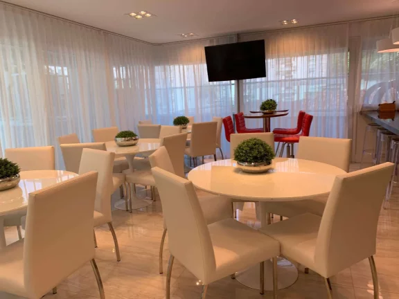 Imagem Apartamento Mobiliado à Venda,122m2, 3 Suítes, 3 Vagas, Agronômica, Florianópolis/SC