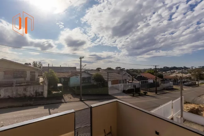 Imagem Sobrado para Venda em Curitiba, Uberaba, 3 dormitórios, 3 suítes, 4 banheiros, 3 vagas
