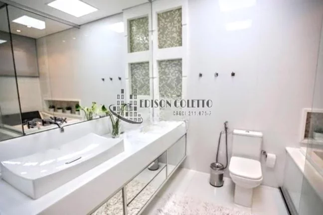 Imagem "Pronto para Morar" Linda casa no Alphaville Piracicaba, do arquiteto Aquiles Nicolas Kilaris com 3 Suítes