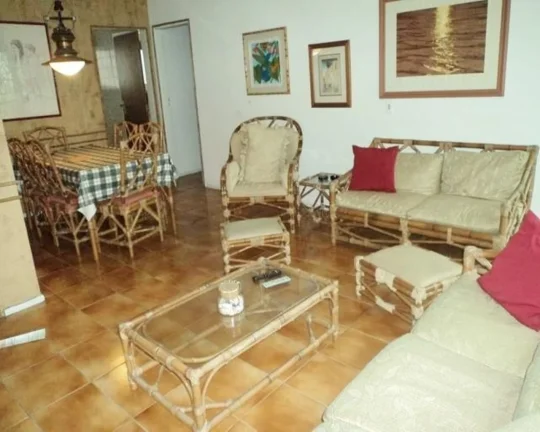 Imagem Apartamento à venda no Guarujá na Praia das Pitangueiras.