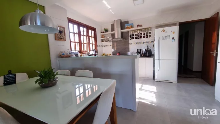 Imagem Ótima casa em bairro residencial entre o centro e a UFSM.