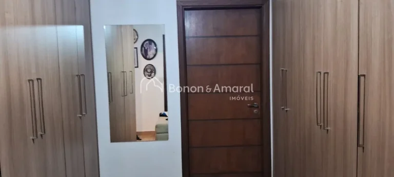 Imagem Essa belíssima residência une o estilo rústico ao moderno em perfeita harmonia, cercada pela natu...