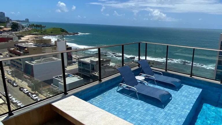 Studio à venda em Salvador, Barra - Mobiliado e próximo a escolas e hospitais