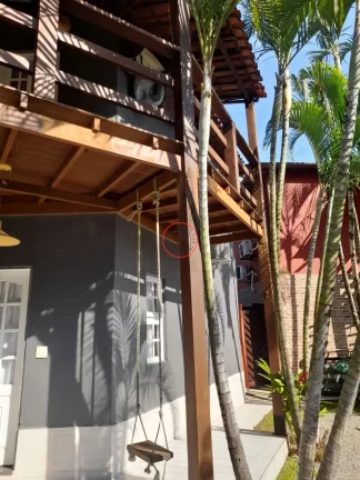 Imagem CASA A VENDA DENTRO DE UM PEQUENO CONDOMÍNIO, COM 3 DORMITÓRIOS, 2 BANHEIROS E COZINHA COM ÁREA GOURMET