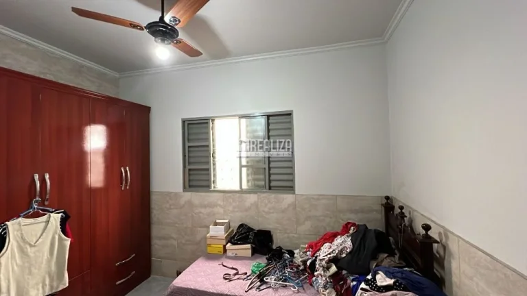 Imagem Casa à venda no bairro Quinta Boa Esperança, Uberaba: 3 dormitórios, suíte, garagem