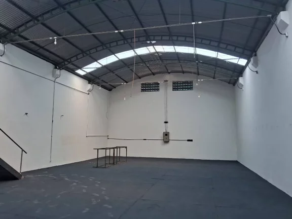 Imagem Ótimo barracão, próximo à Av. Duque de Caxias