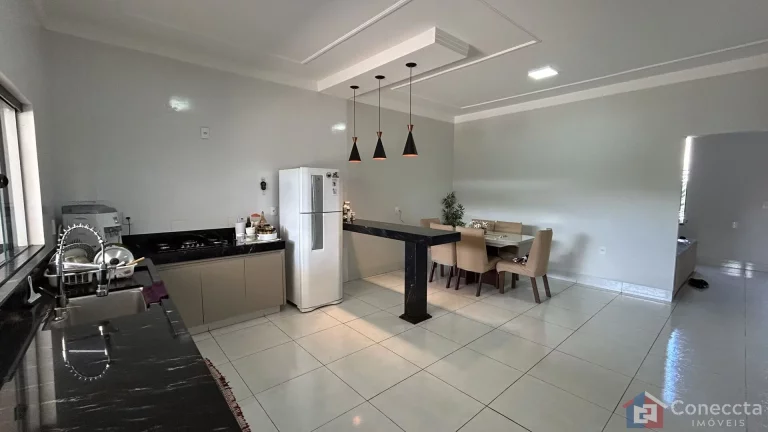 Imagem Casa Moderna à Venda no Residencial Barreiro, Patos de Minas - 3 Dormitórios, Piscina e Área Gourmet