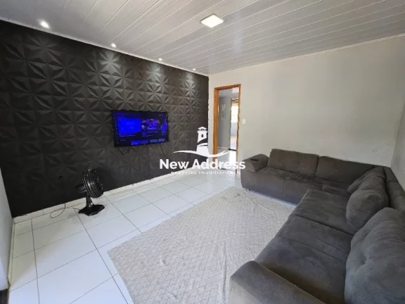 Imagem Duas casas com entradas independentes, 200m² de área construída. Ideal para morar com privacidade ou garantir renda extra com aluguel.
