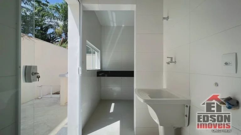 Imagem À venda casa em condomínio com 3 quartos, sendo 1 suíte e 2 demi-suíte