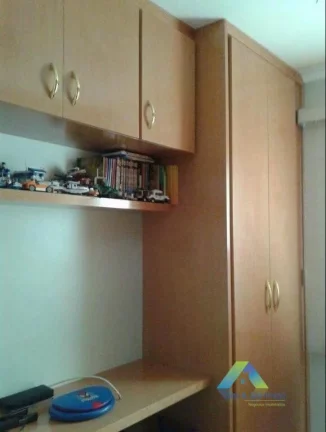 Imagem Lindo apartamento 2 dormitórios,1 vaga localização privilegiada próximo a comercio e transporte publico .