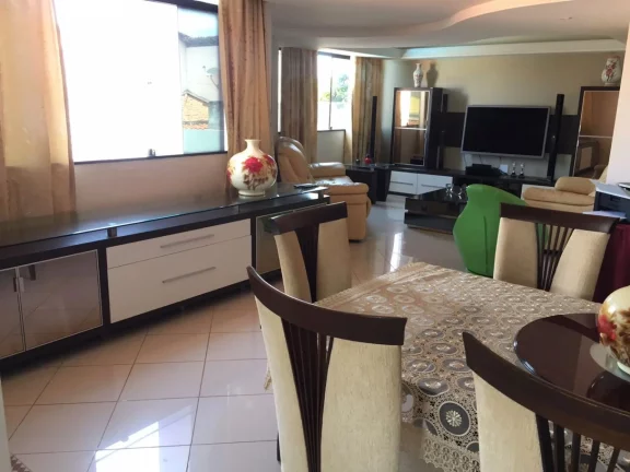 Imagem Casa à venda no bairro Coroa do Meio 4: 4 suítes, vista livre, piscina!