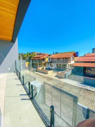 Imagem Sobrado alto padrão localizado a 300 metros do mar de Piçarras, 3 suítes