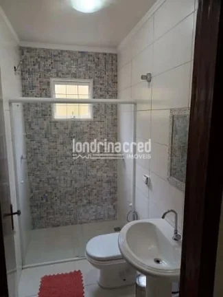 Imagem Casa à Venda em Cambé com 3 Quartos, Terreno de 300 m², 145 m² de Área Construída e 2 Vagas de Garagem
