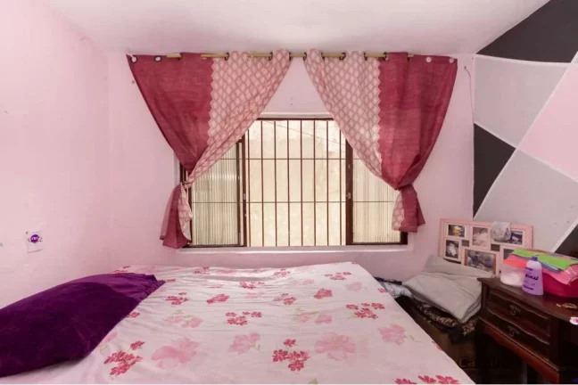 Imagem 2 Casas à venda com 2 vagas de garagem cobertas, despensa e quintal por R$400.000 - Vila Ayrosa-Osasco-SP