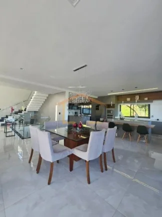 Imagem Casa 5 estrelas, construída com material Platinum.
Toda mobiliada, academia, acessibilidade, aqueci...