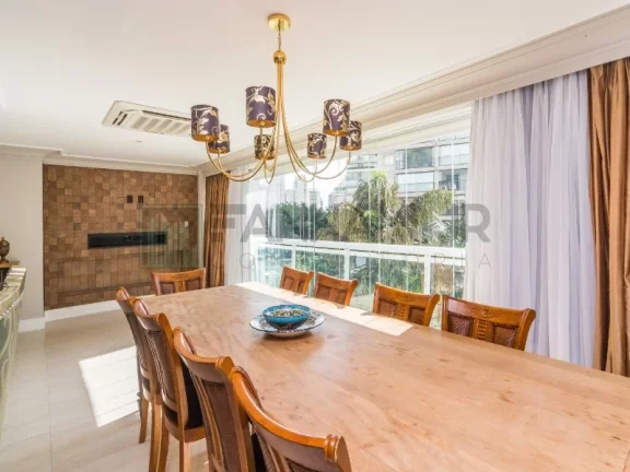 Imagem Vendo excelente apartamento na Rua Diogo Jácome - Vila Nova Conceição. Excelente apartamento com ambientes amplos e ensolarados, acabamento de primei