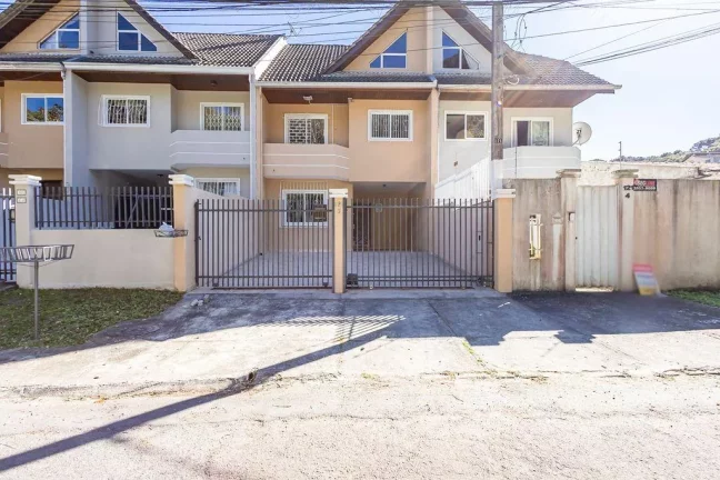 Imagem Sobrado à Venda – Santo Inácio, Curitiba | 3 Quartos e 3 Vagas