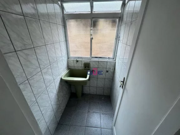 Imagem Apartamento com 2 dormitórios em 1 andar de frente com garagem box privativa à venda, 76 m² por R$ 424.000 - Vila Matias - Santos/SP
