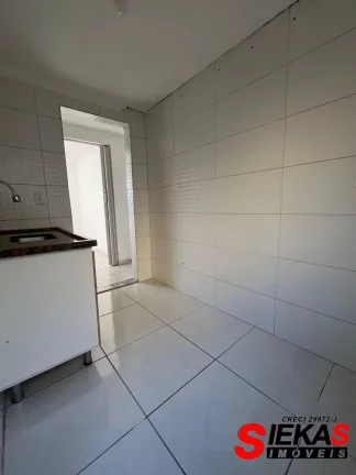 Imagem Aluguel de Apartamento Impecável em Itaim Paulista, SP: 2 Quartos, 1 Banheiro, Vaga de Garagem!
