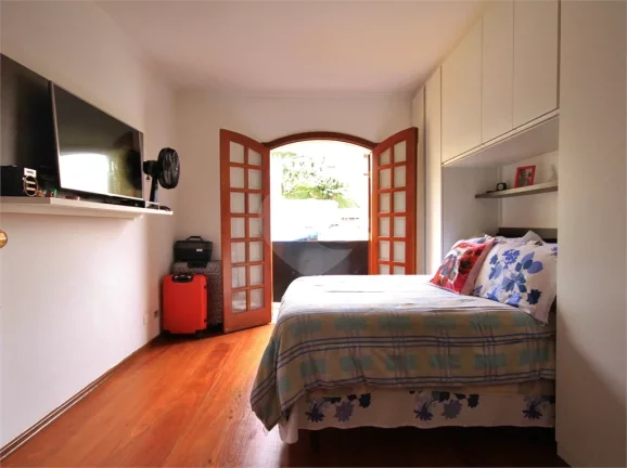 Imagem Sobrado à venda com 3 quartos, sendo 3 suítes, em Butantã, São Paulo - SP