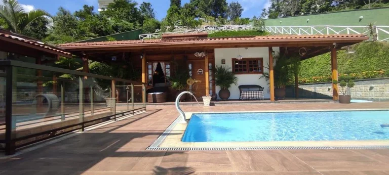 Imagem Casa para Venda em Teresópolis / RJ no bairro Albuquerque