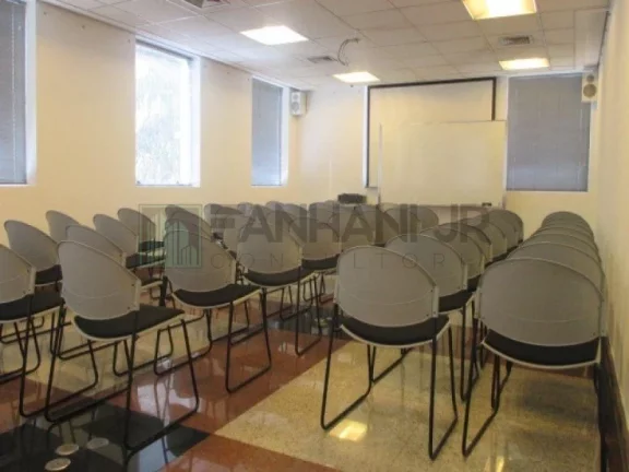 Imagem Casa comercial para locação em São Paulo-SP, bairro Jardim América: 10 salas, 6 banheiros, 25 vagas, 1.500,00 m²!