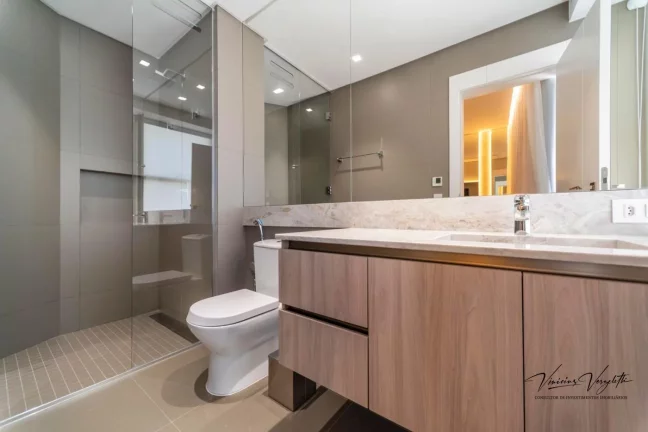 Imagem Apartamento 4 ou + dormitórios para Venda em Balneário Camboriú / SC no bairro Centro