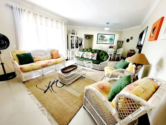 Imagem PITANGUEIRAS- MARAVILHOSO APARTAMENTO TOTALMENTE REFORMADO , ÁREA DE LAZER E 02 VAGAS DE GARAGEM NO PRÉDIO.