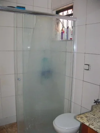 Imagem Casa com 3 dormitórios, copa, cozinha, lavanderia e edícula com suíte em ótima localização no ...