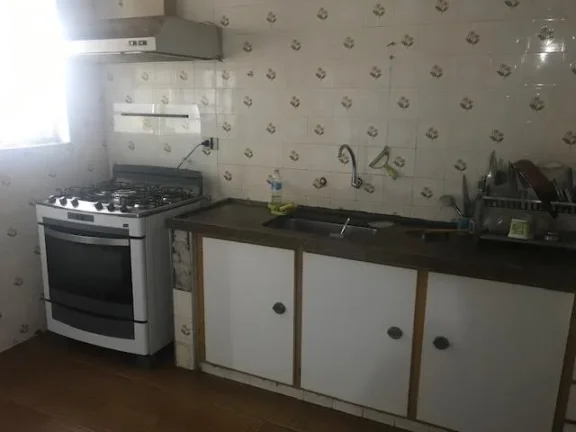 Imagem Casa no centro com 3 dormitórios sendo 1 suíte (todos com armários embutidos) , 2 salas , cozinha...