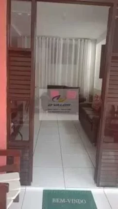Imagem Vendo Casa, no Brisamar, com 220m², 3 quartos s/2 suítes, escritório, sala 2 ambientes e 5 vagas