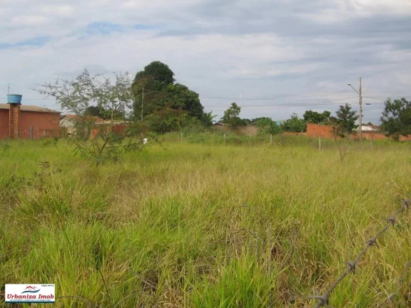 Imagem 2 Terrenos Juntos à Venda no Asfalto no Jardim Lagoa Dourada, 900m2