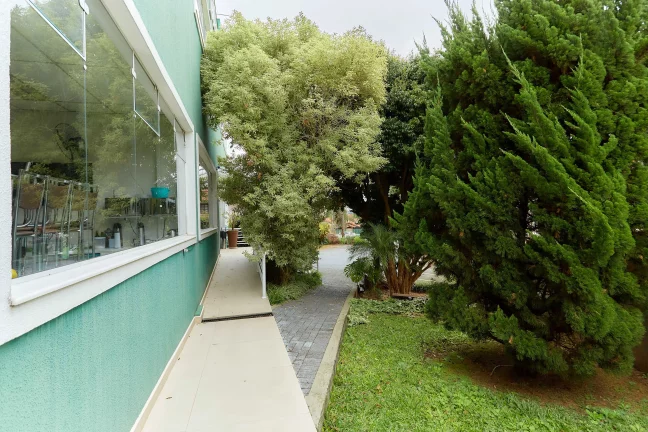 Imagem Prédio comercial mobiliado para investidor com 394,96m2 em Santa Felicidade em Curitiba