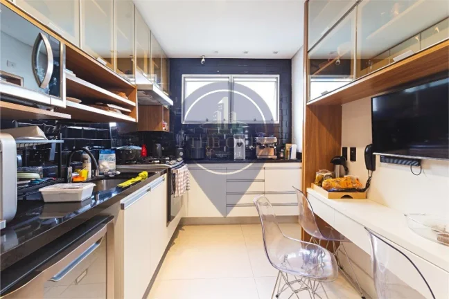 Imagem Apartamento para locação no Itaim Bibi, São Paulo-SP! 3 quartos, 1 suíte, 3 banheiros, 2 vagas, 125m². Venha conferir!