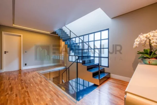 Imagem Imperdível oportunidade: Casa à venda em São Paulo-SP, Vila Nova Conceição, 4 quartos, 3 suítes, 3 salas, 5 banheiros, 2 vagas, 290m².