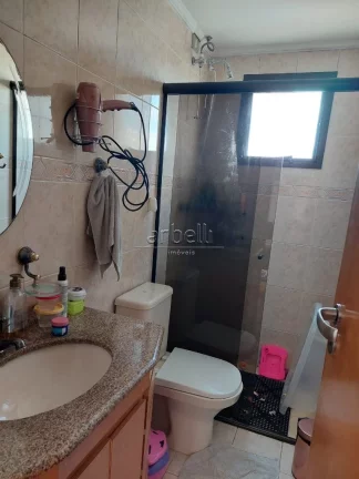 Imagem Apartamento com 50 metros quadrados, dois dormitórios com móveis sob medida sendo um deles com esc...