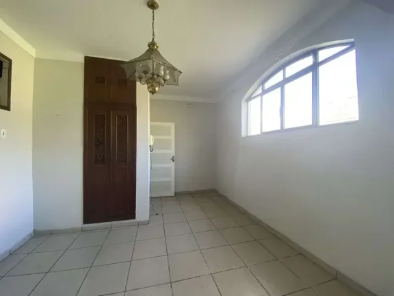 Imagem Casa Antiga com Alma e Charme no Coração de Barbacena!