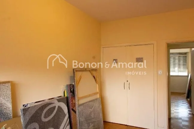Imagem Apartamento em excelente localizaÃ§Ã£o, com ambientes amplos e acabamentos renovados. O living espaÃ...